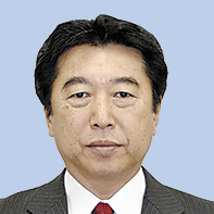 足立　信也