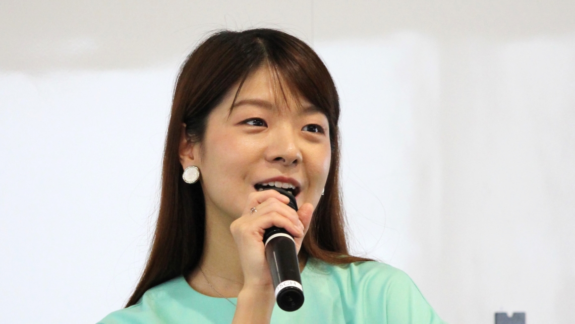 講演する廣津留すみれさん