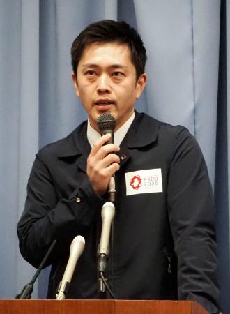 記者会見でテレビコメンテーター玉川徹氏への発言を撤回、謝罪する大阪維新の会代表の吉村洋文大阪府知事＝１０日午後、大阪府庁