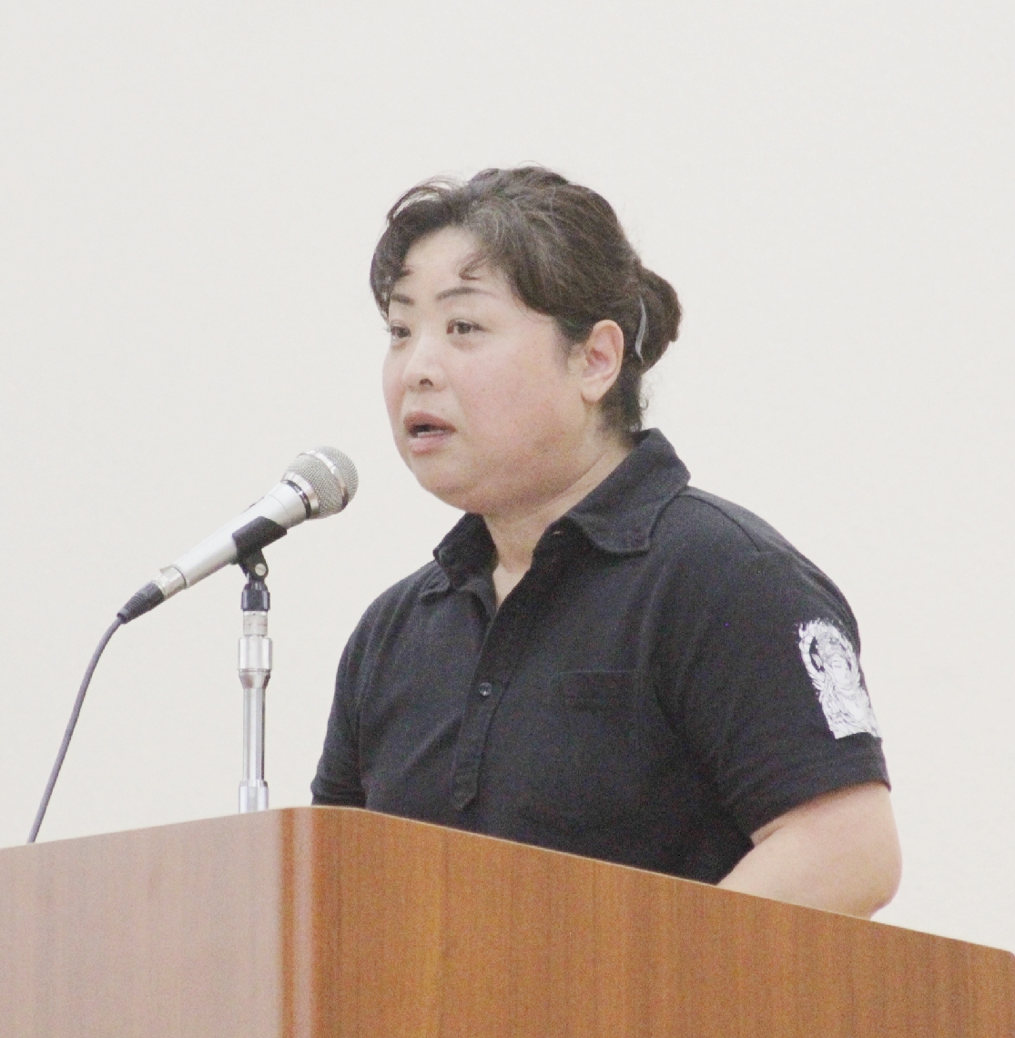 講演する工藤奈美さん＝竹田市竹田の竹田高