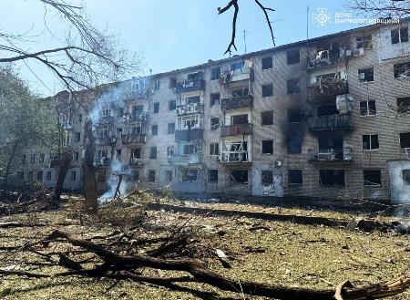 ウクライナ東部ドニエプロペトロフスク州で壊された建物＝６日（ウクライナ当局提供・ゲッティ＝共同）