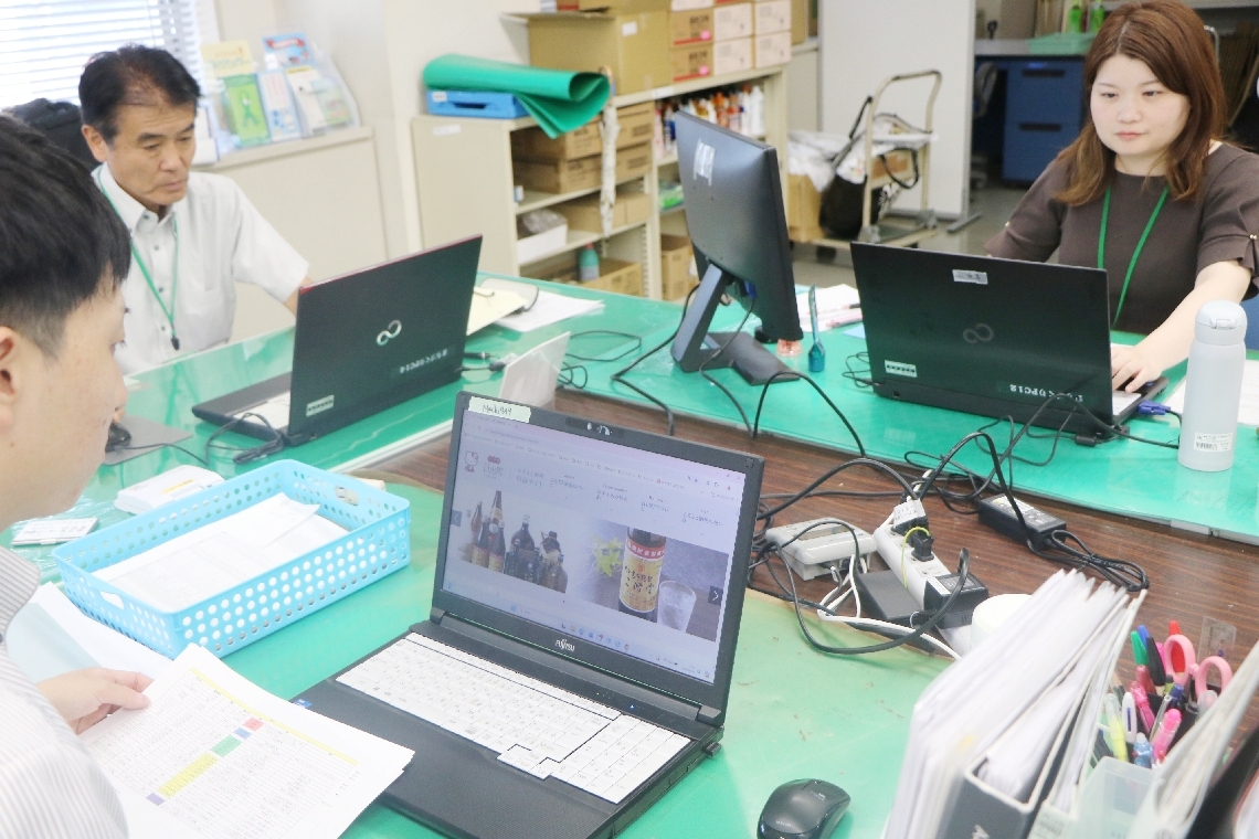 ふるさと納税の受け入れ額の大幅な増加を目指し、日出町は「ふるさと納税推進室」を設置した＝１日、町役場