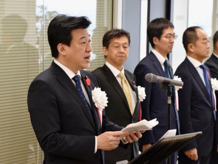 「防衛イノベーション科学技術研究所」の開所式で防衛相として訓示する木原稔氏＝１日午前、東京・恵比寿