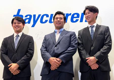 米男子ゴルフツアーの新規大会発表記者会見に出席した（左から）大西魁斗、松山英樹、星野陸也＝１１日午後、東京都内
