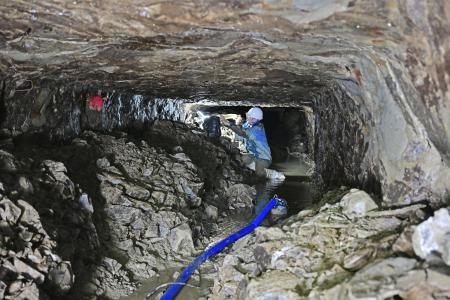 首里城の地下に広がる、旧日本陸軍の第３２軍司令部壕の坑道＝２０２４年５月、那覇市