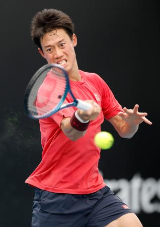 全豪テニスの開幕を前に、調整する錦織圭＝メルボルン（共同）