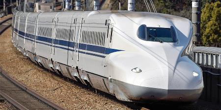 ＪＲ西日本が運行する山陽新幹線（ＪＲ西日本提供）