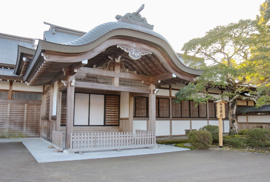 対局場として使用される宇佐神宮境内の勅使斎館＝宇佐市南宇佐