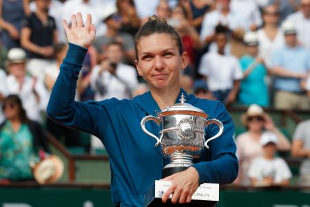 全仏オープンで優勝したシモナ・ハレプ＝２０１８年（ＡＰ＝共同）