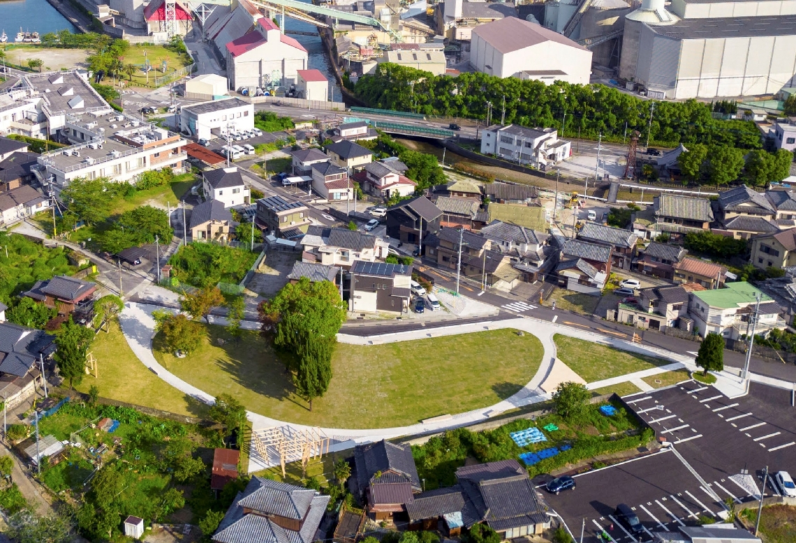 グッドデザイン賞を受賞した「とくらんパーク」＝津久見市徳浦宮町（戸高鉱業社提供）