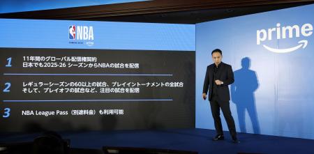 アマゾン「プライム・ビデオ」の記者会見で話すジャパンコンテンツ事業本部の石橋陽輔本部長＝１９日午後、東京都内
