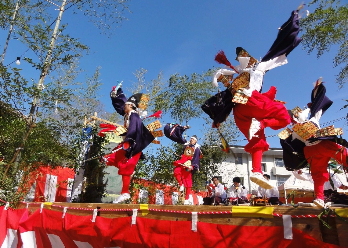 重岡岩戸神楽（佐伯市教委提供）