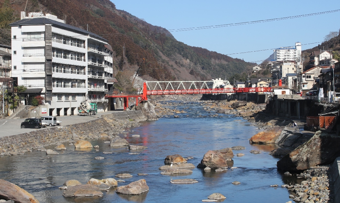 熊本県民から興味が高い観光資源の上位に挙がった天ケ瀬温泉街＝日田市天瀬町