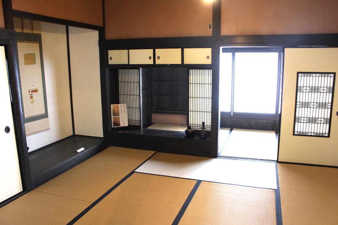 杵築藩医として仕えてきた佐野家の邸宅。体験プログラムでは個室貸し切りで利用できる