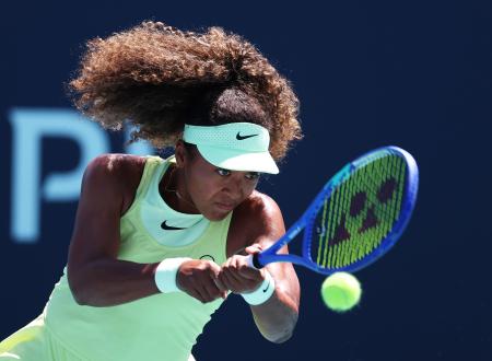 マイアミ・オープン１回戦でウクライナ選手と対戦する大坂なおみ＝１８日、マイアミ（ゲッティ＝共同）