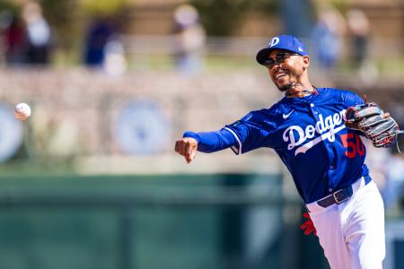 ドジャースのムーキー・ベッツ＝９日、アリゾナ州グレンデール（ゲッティ＝共同）