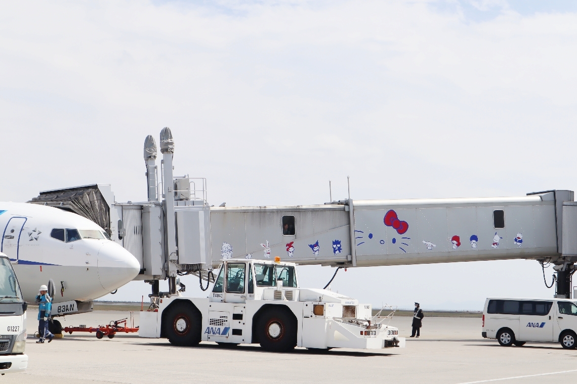 サンリオのキャラクターで装飾された大分ハローキティ空港