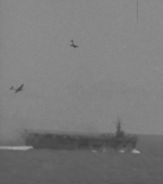 戦中・戦後に米軍が撮影した映像１４本を「豊の国宇佐市塾」が新たに報道機関に公開した。空母に突入する特攻機を捉えたものも。１７日の「宇佐航空隊平和ウオーク」で一般公開する＝同塾提供