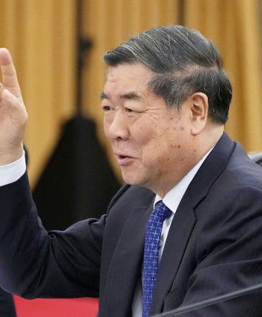 中国の何立峰副首相＝昨年４月、中国・広州（共同）