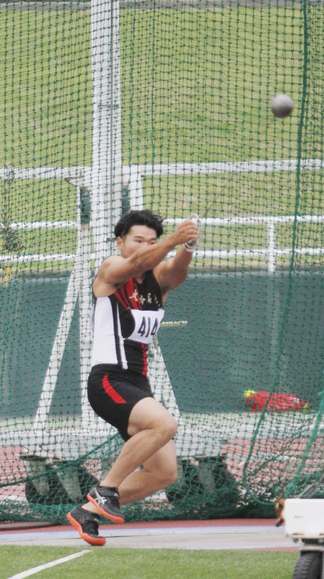 【男子ハンマー投げ決勝】１投目に５０㍍６０をマークし、優勝した大分の大平