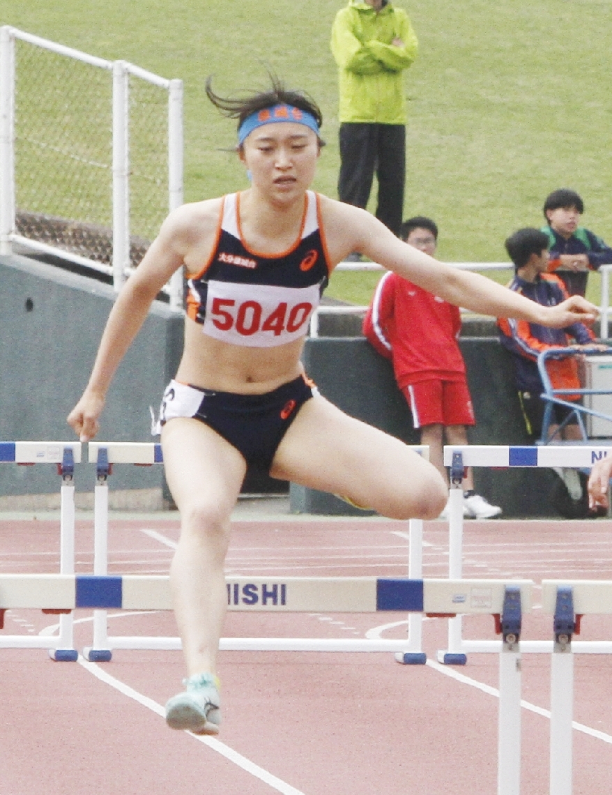 【女子４００㍍障害決勝】優勝した雄城台の長野