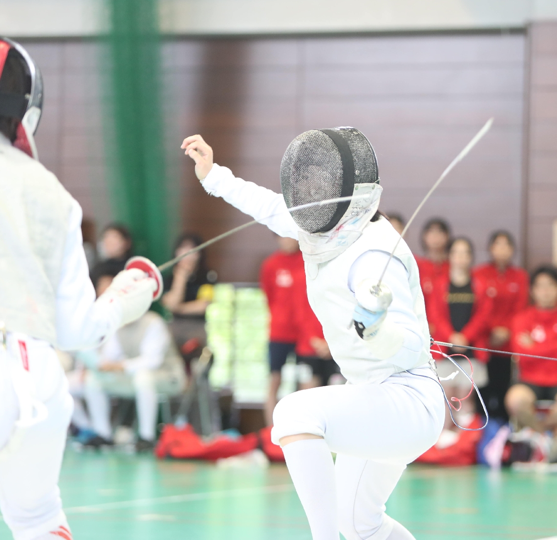 【フェンシング女子団体フルーレ・豊府―翔青】攻撃を仕掛ける豊府の藤野主将