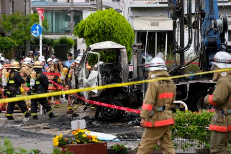 東京都江戸川区の爆発と火災があった現場周辺＝２７日午前１１時５分