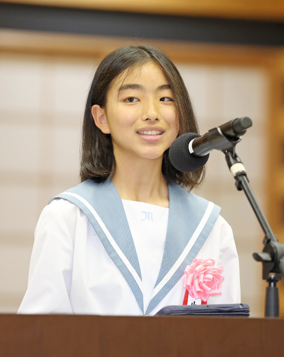 生徒を代表してあいさつする舞鶴の田中陽菜さん＝クラサス武道スポーツセンター