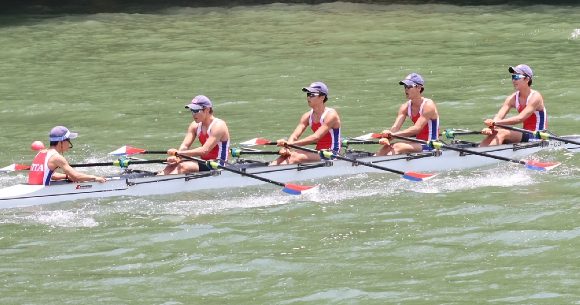 【ローイング男子かじ付きクォドルプル】優勝した日田Ａ艇
