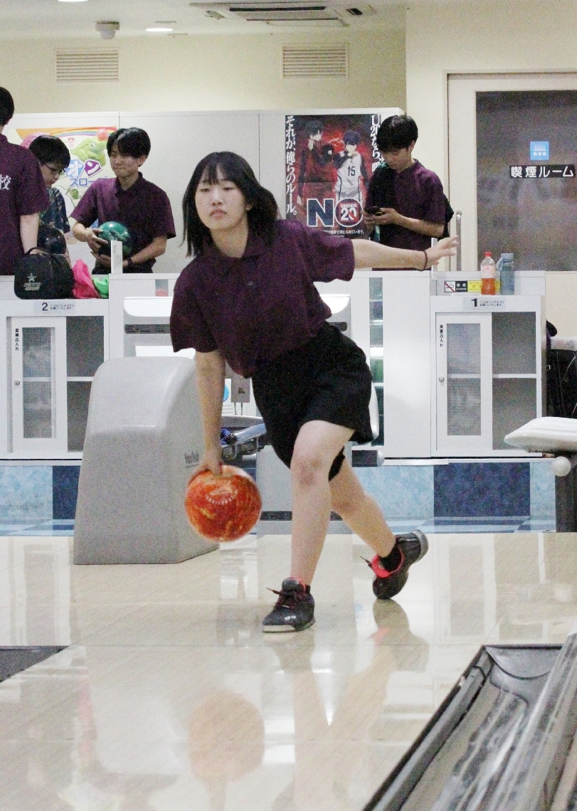 【ボウリング女子個人】優勝した大分の上野＝ＯＢＳボウル