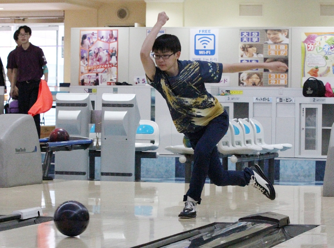 【ボウリング男子個人】優勝した中津東の石川