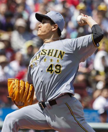 ８回途中を無失点で２勝目を挙げた阪神・大竹＝マツダ