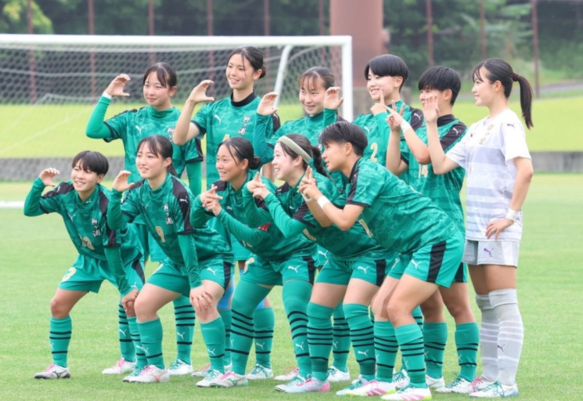 【サッカー女子決勝】和やかな雰囲気で試合に臨む柳ケ浦イレブン