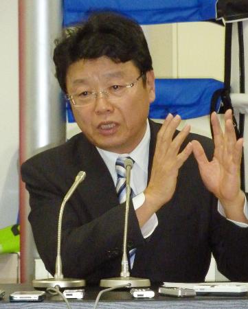 記者会見する北村晴男弁護士＝２０１４年２月、東京都世田谷区