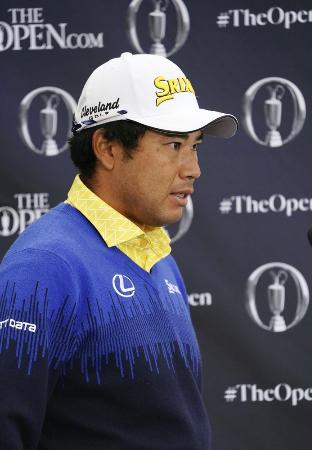 昨年７月、全英オープンゴルフ最終ラウンドを終え、取材に応じる松山英樹＝ロイヤルトルーンＧＣ