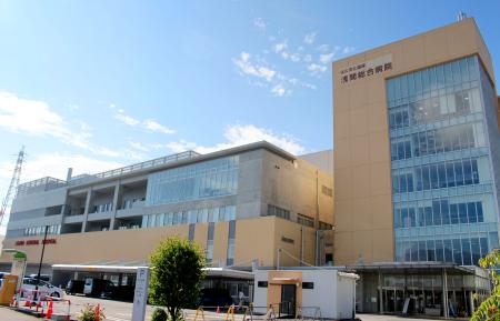 長野県の佐久市立国保浅間総合病院＝１６日午前