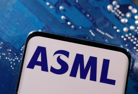 オランダの半導体大手ＡＳＭＬのロゴ（ロイター＝共同）