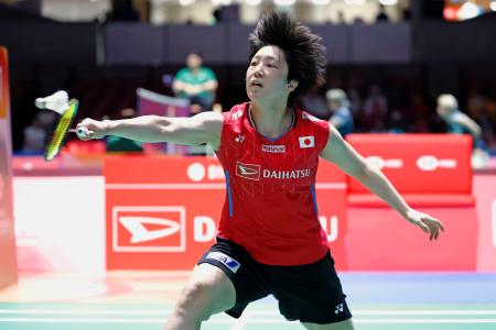女子シングルス２回戦でストレート勝ちした山口茜＝東京体育館