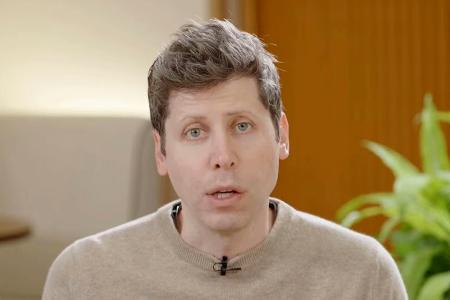 オンライン形式の発表で話す米オープンＡＩのサム・アルトマン最高経営責任者（ＣＥＯ）＝１７日（共同）