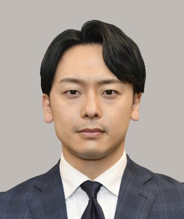 維新新人の新実彰平氏