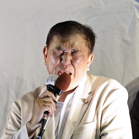 １９日午後、最後の訴えをする自民党総裁の石破首相＝東京・蒲田