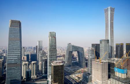 北京市内に立ち並ぶ高層ビル＝２０２５年２月（共同）
