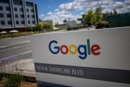 米グーグルの施設の看板＝米カリフォルニア州、５月（ロイター＝共同）