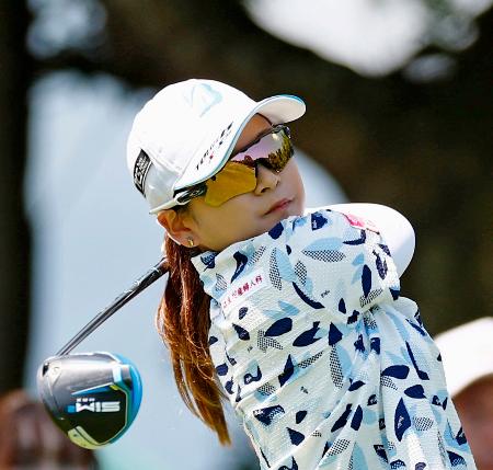 第１日、６アンダーで首位の古家翔香＝ザ・クイーンズヒルＧＣ