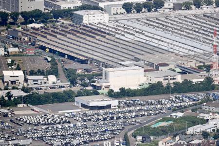 いすゞ自動車の藤沢工場＝２８日午後、神奈川県藤沢市（共同通信社ヘリから）