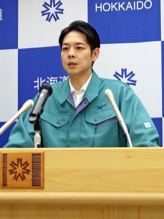 泊原発３号機の再稼働の是非や判断時期について明言を避けた北海道の鈴木直道知事＝３１日午後、北海道庁