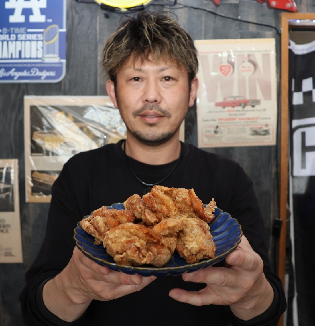 「中津からあげを世界発信する好機」と意気込む小川裕記代表＝中津市中殿の「中津彩鶏々」