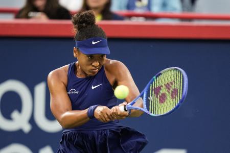 ナショナルバンク・オープン準々決勝でエリナ・スビトリナと対戦する大坂なおみ＝５日、モントリオール（イマジンイメージズ・ロイター＝共同）