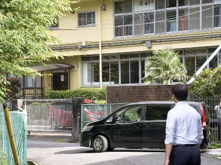 家宅捜索が行われた国士舘大の寮＝６月１６日、東京都町田市