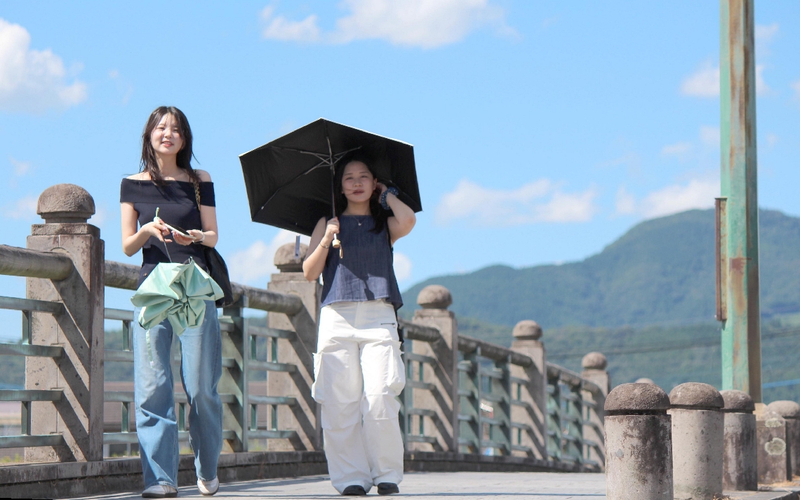 ７月の県内は記録的な少雨となり、気温も高かった。写真は今季最高の３９・０度を観測した７月２９日の日田市